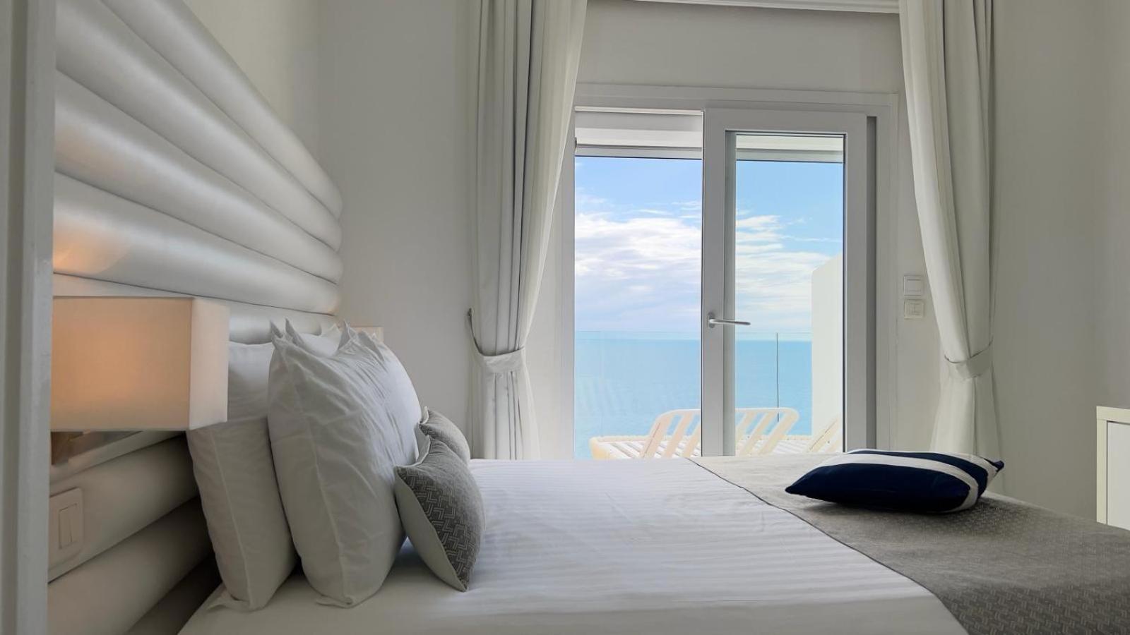 Hotel La Calanque Cavalaire-sur-Mer Dış mekan fotoğraf